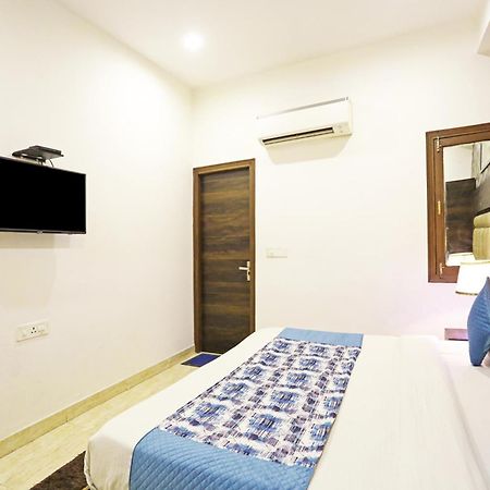 Hotel The Kiara Near Delhi Airport Nuova Delhi Esterno foto