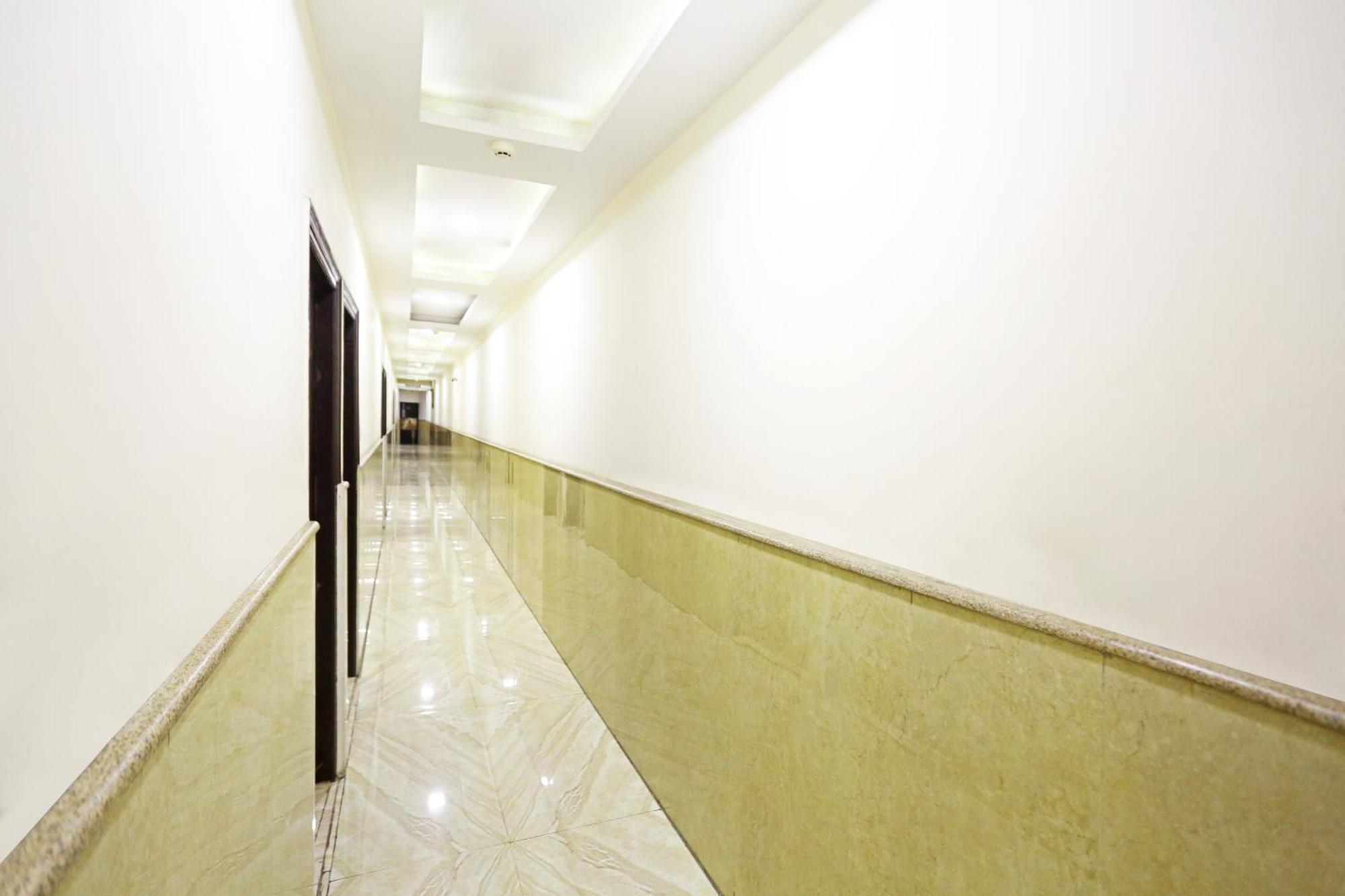 Hotel The Kiara Near Delhi Airport Nuova Delhi Esterno foto