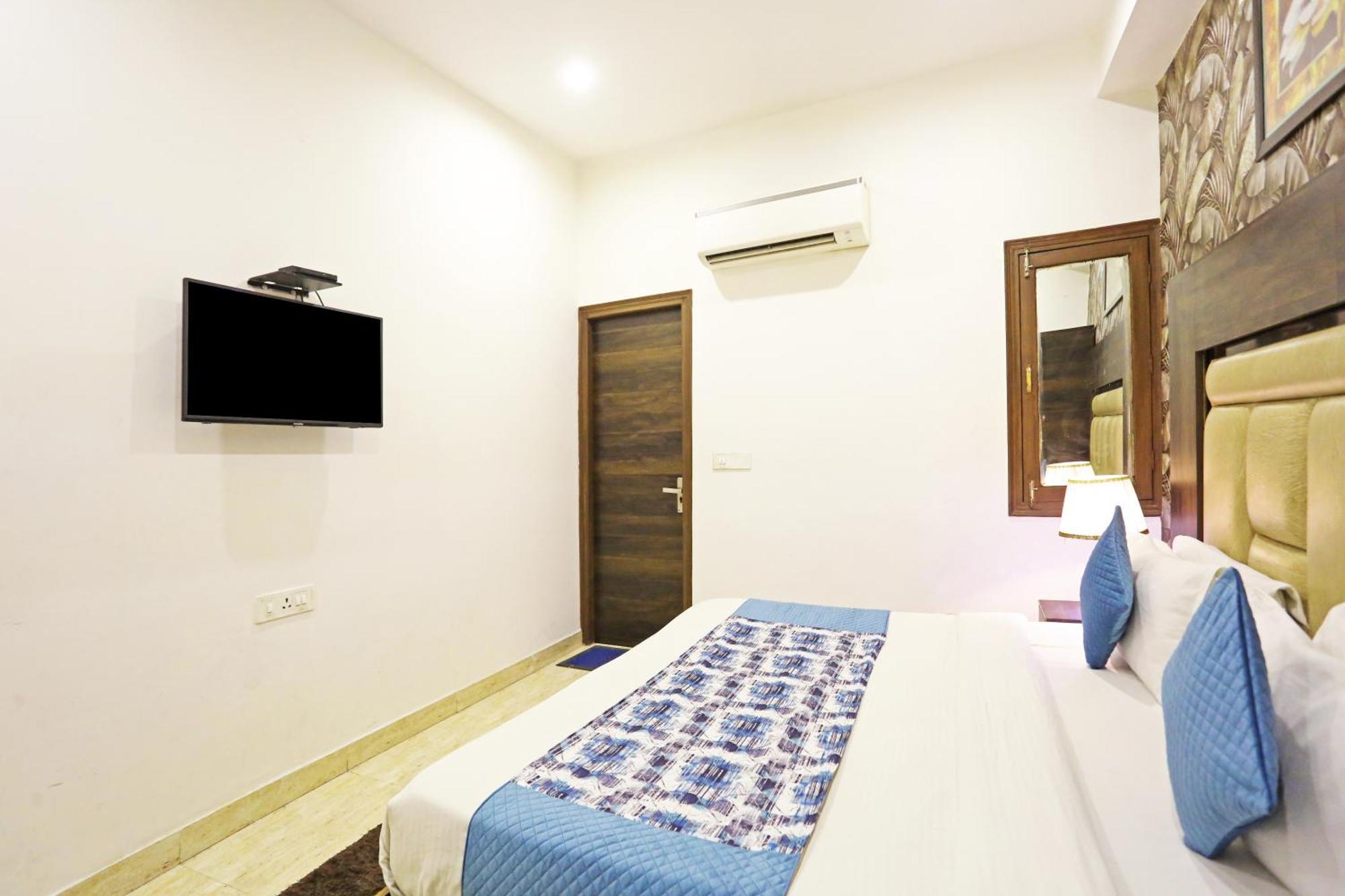Hotel The Kiara Near Delhi Airport Nuova Delhi Esterno foto