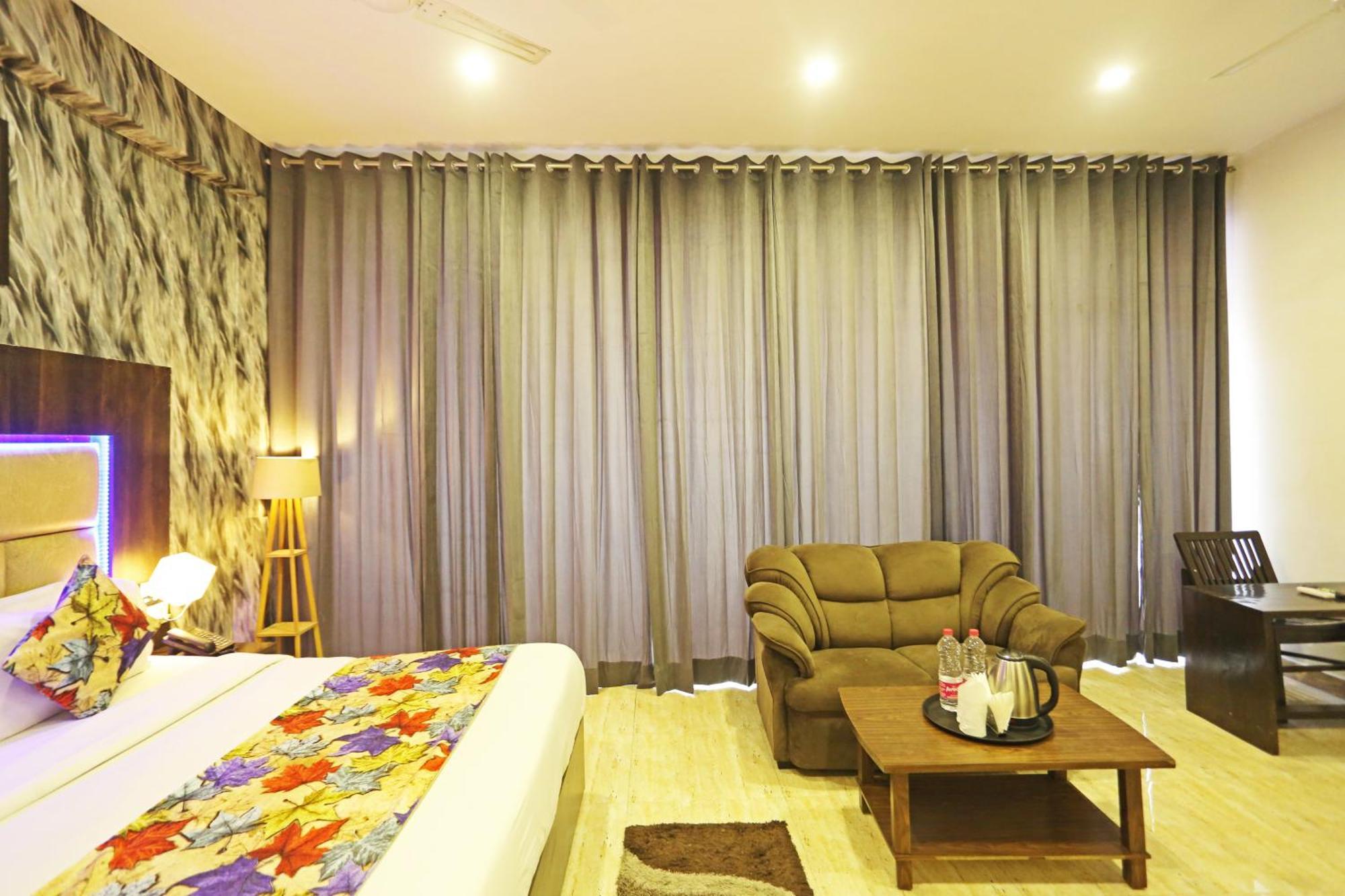 Hotel The Kiara Near Delhi Airport Nuova Delhi Esterno foto