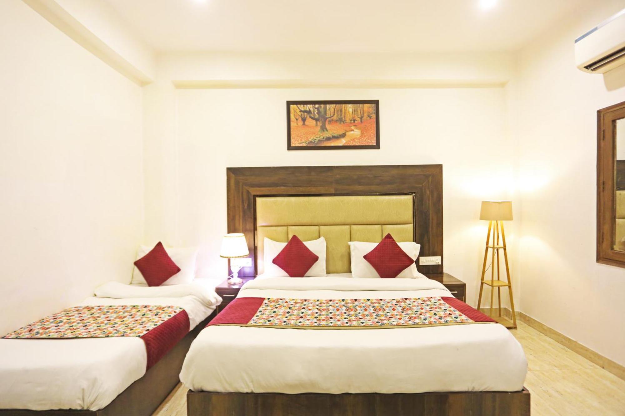 Hotel The Kiara Near Delhi Airport Nuova Delhi Esterno foto